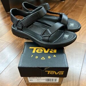 Teva sandals kids size 3 NEW